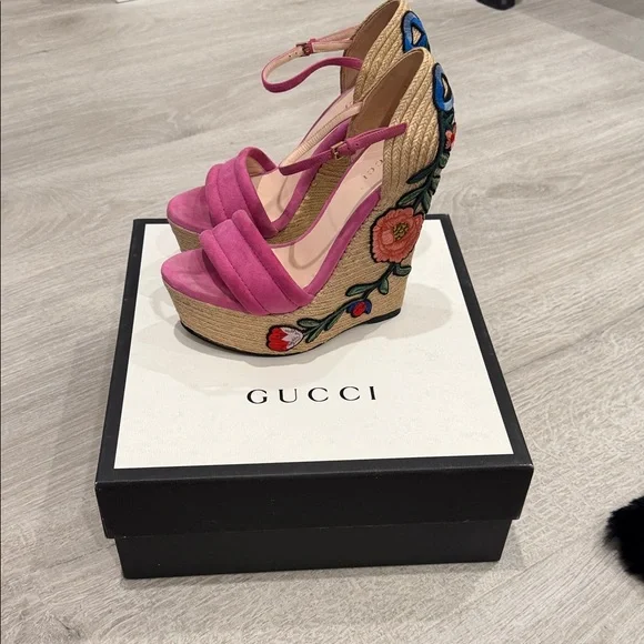 Gucci Pink and Tan Platform Sandals - Picture 2 of 7